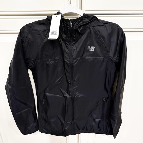 New Balance Women’s Black Windcheater Wind Breaker Jacket Running Biking NWT S - Picture 2 of 16